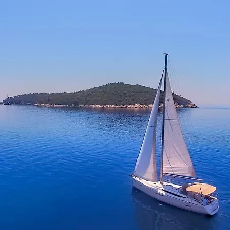 Botel Luxury Sailing Dubrovnik