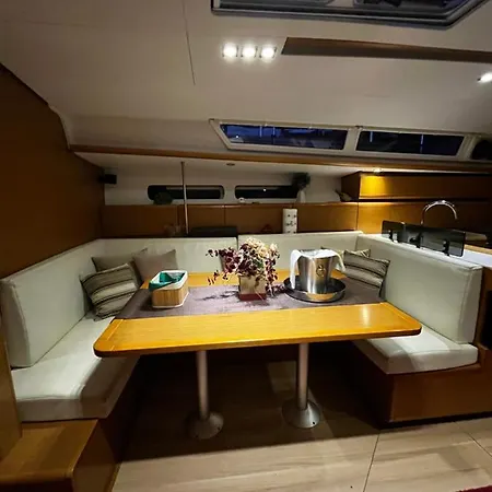 Botel Luxury Sailing